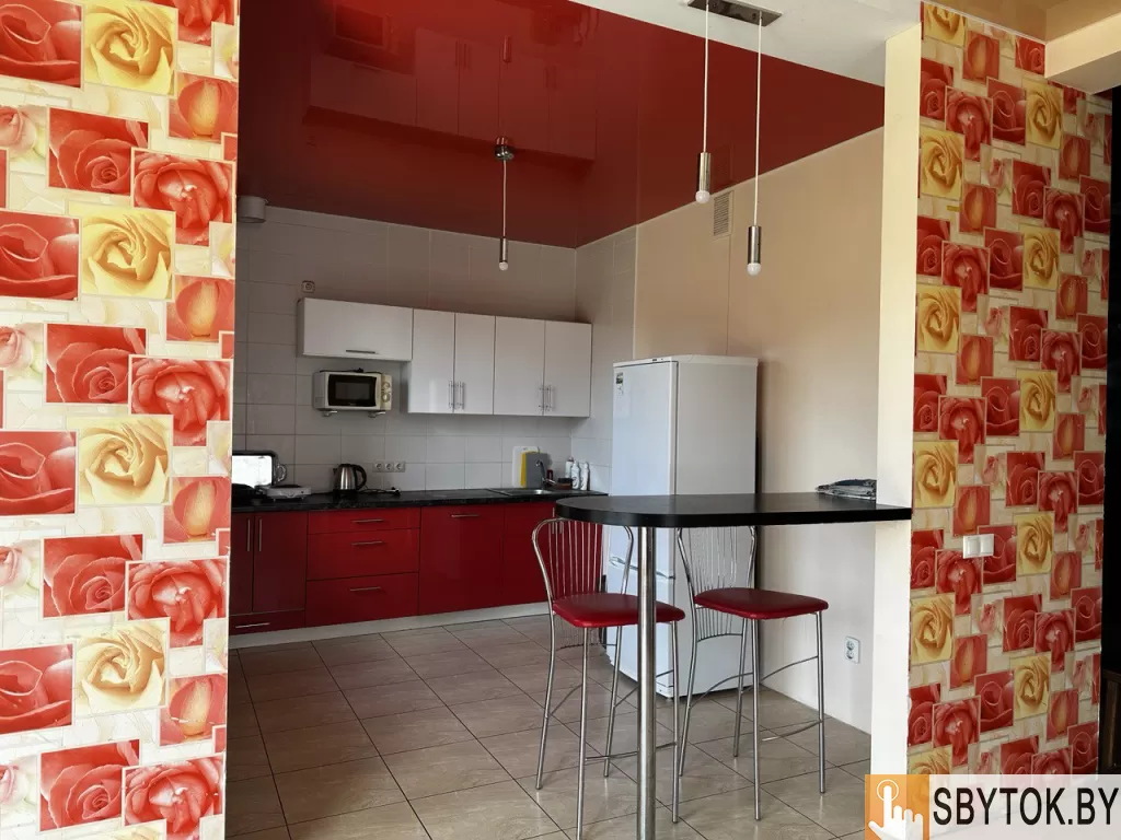 Брест. Плоска- коттедж на сутки подогреваемые полы 14 сп мест 5 комнат. 2 этажа. До 20 чел