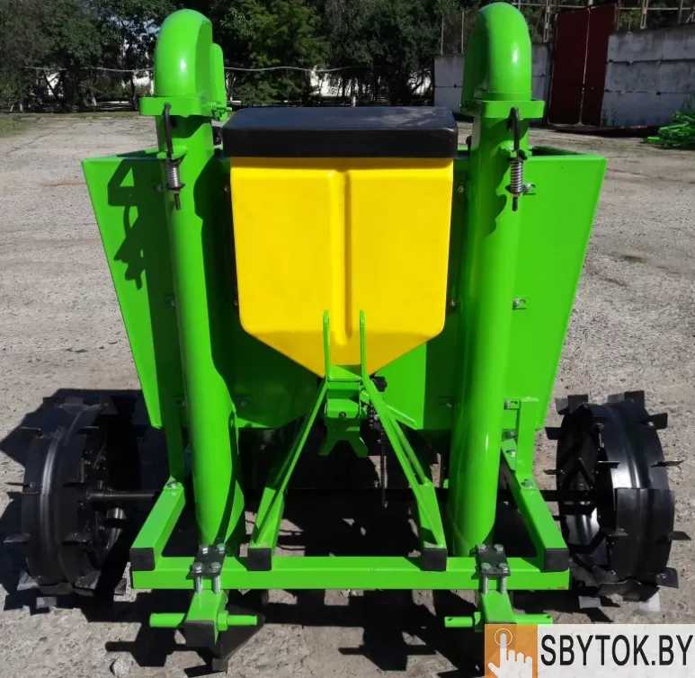 Картофелесажалка КСН-2Л с бочком для удобрений