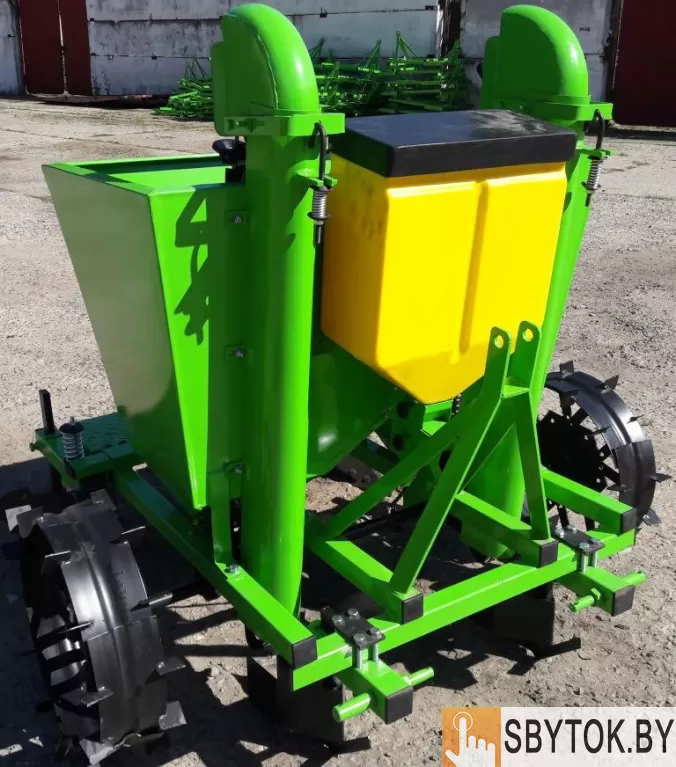 Картофелесажалка КСН-2Л с бочком для удобрений