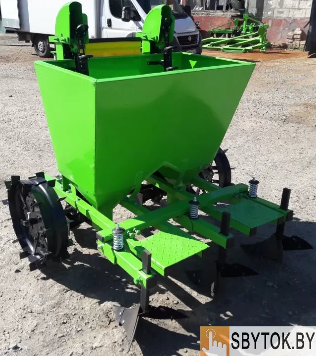 Картофелесажалка КСН-2Л с бочком для удобрений