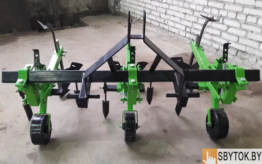 Пропольник-окучник КМО-1,65 (трёх рядный)