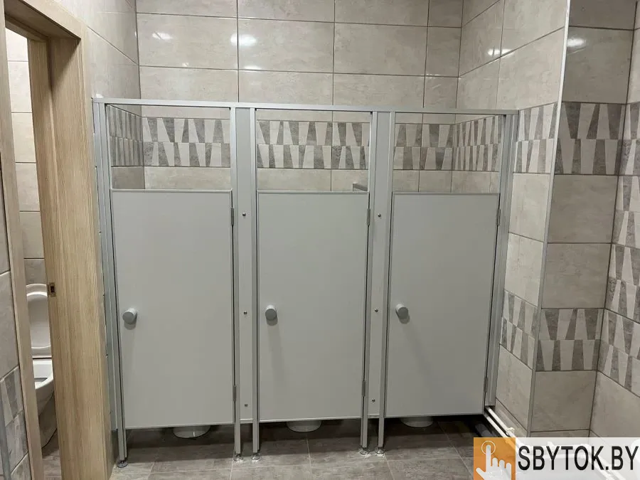 Изготовление и монтаж офисных, сантехнических и душевых перегородок и кабин из ПВХ, алюминия и ДСП