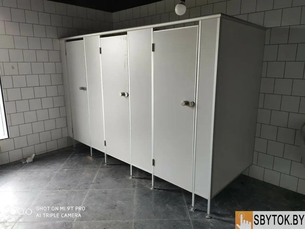 Изготовление и монтаж офисных, сантехнических и душевых перегородок и кабин из ПВХ, алюминия и ДСП