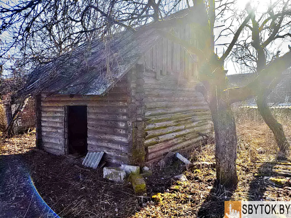 Продам 2-этажный дом на берегу озера Свирь в г.п. Свирь.