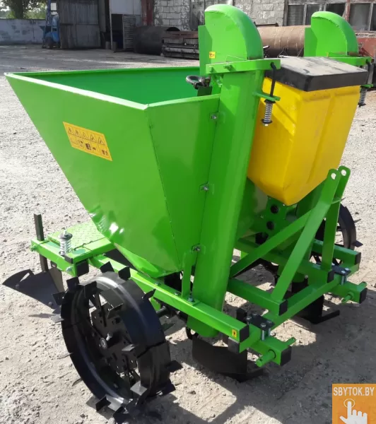Картофелесажалка КСН-2ЛУ-01 с бочком для удобрений