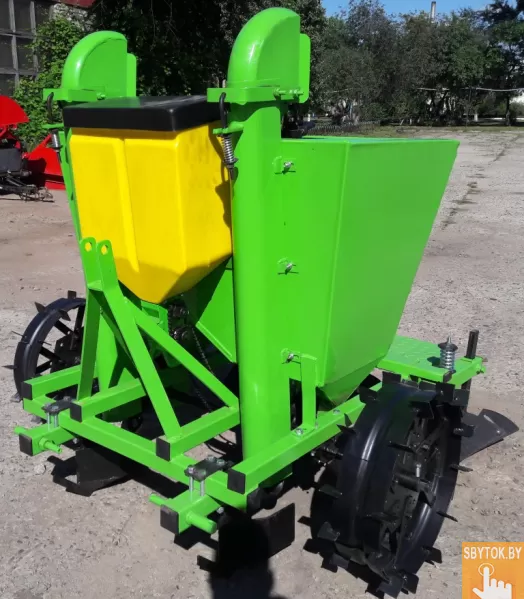 Картофелесажалка КСН-2Л с бочком для удобрений