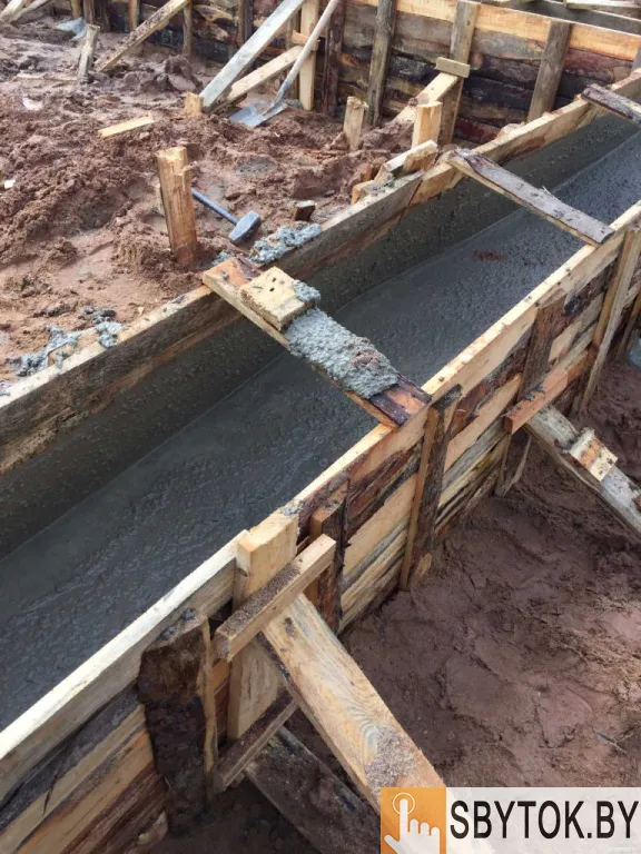 Бетонные работы, Устройство фундамента.