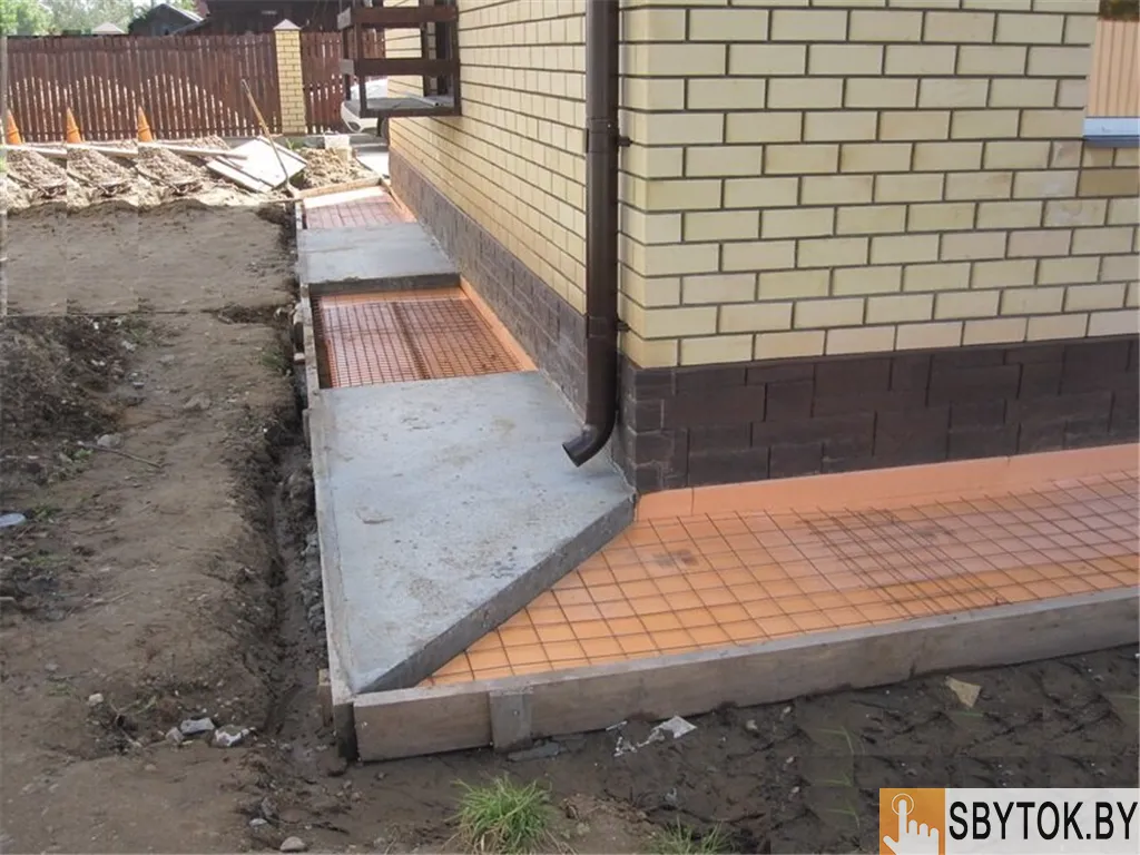 Устройство бетонной отмостки вокруг дома